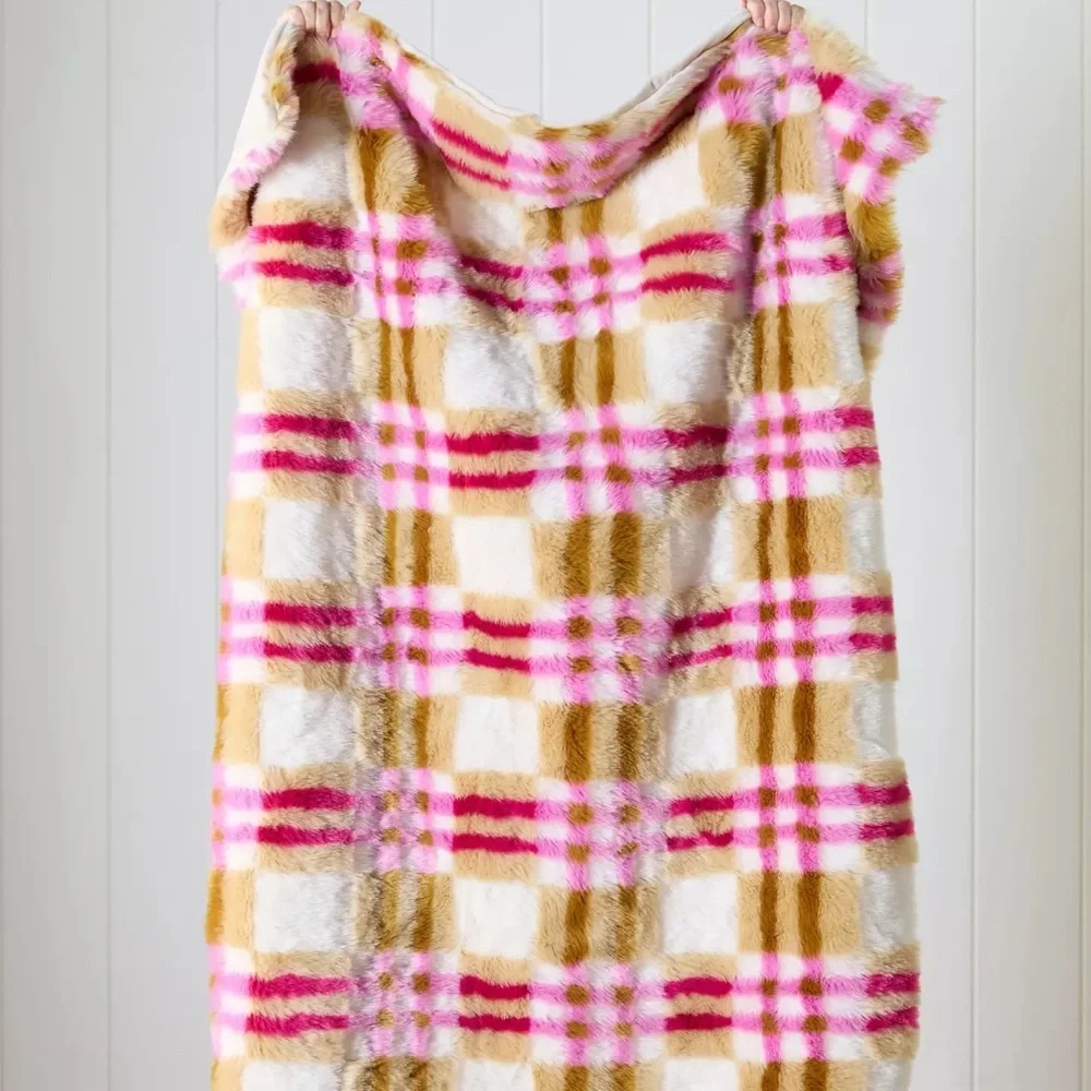Anthropologie LILOU JACQUARD PLAID FAUX FUR THROW BLANKET Ivory Pink 50